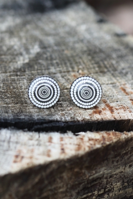 <small>Náušnice pecky - Vertigo černobílé</small>