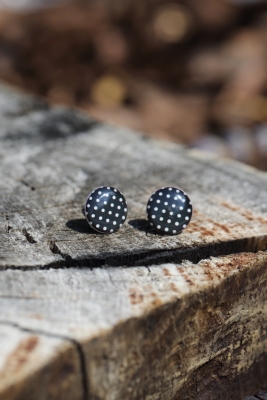 <small>Náušnice pecky - Černobílý puntík</small>