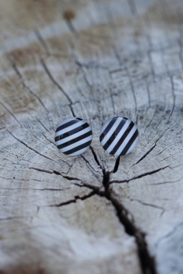 <small>Náušnice pecky - Černobílé proužky</small>